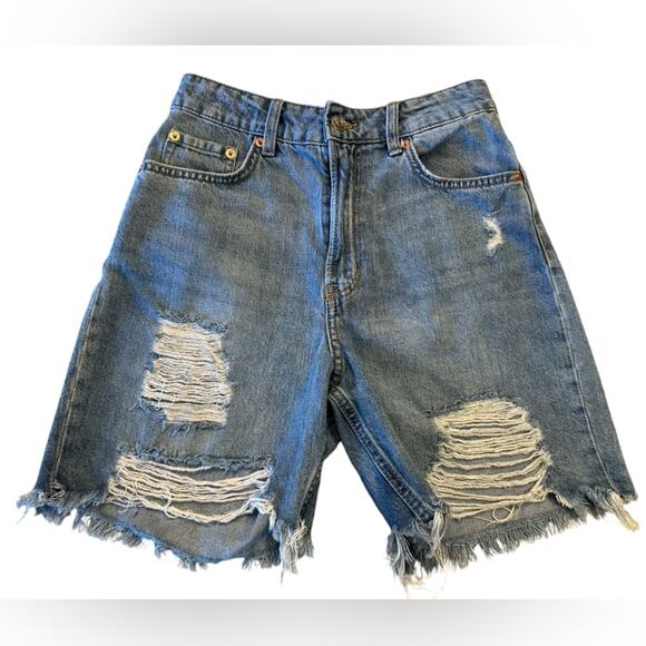 Divided Women’s Size 4 (26 x 6) Distressed Bermuda Denim Shorts - Picture 1 of 7